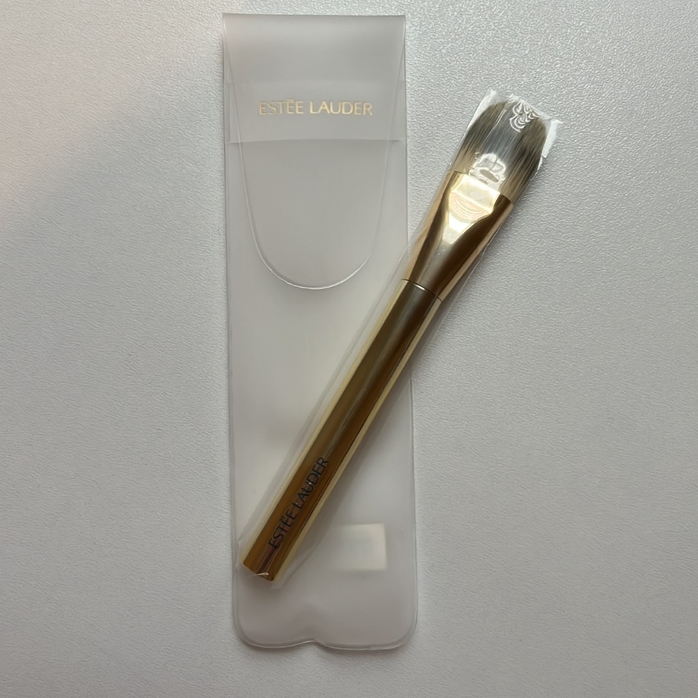 Estée Lauder Foundation Brush